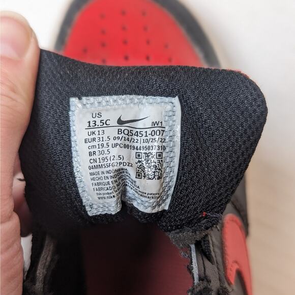 Nike Court Borough Low 2 Leather Sneakers Size 13.5C Black Red Shoes BQ5451-007 - Picture 5 of 8